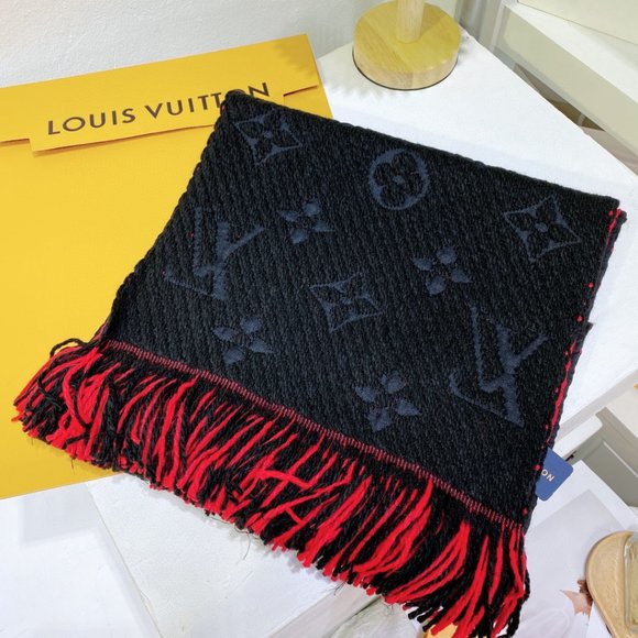 ๐โจAUTHENTICโจ๐Louis Vuitton scarf - Picture 2 of 6